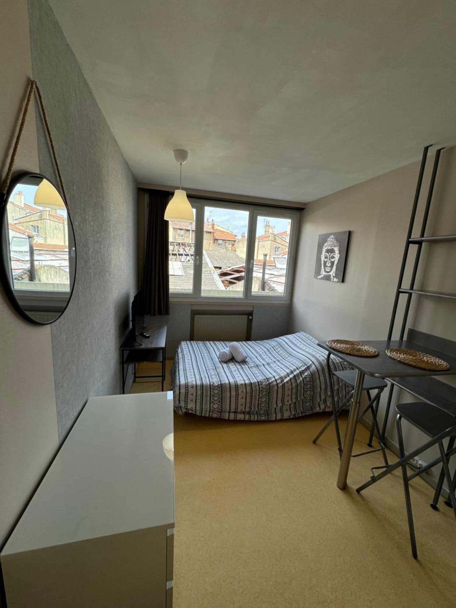 Appartement Au Centre De Valence Studio 5 Bagian luar foto